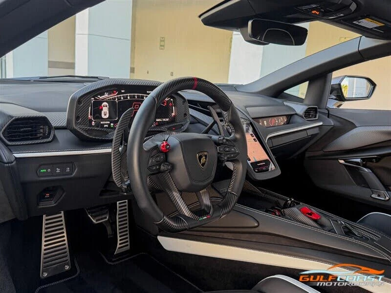 2024 Lamborghini Revuelto - Image 14 of 31
