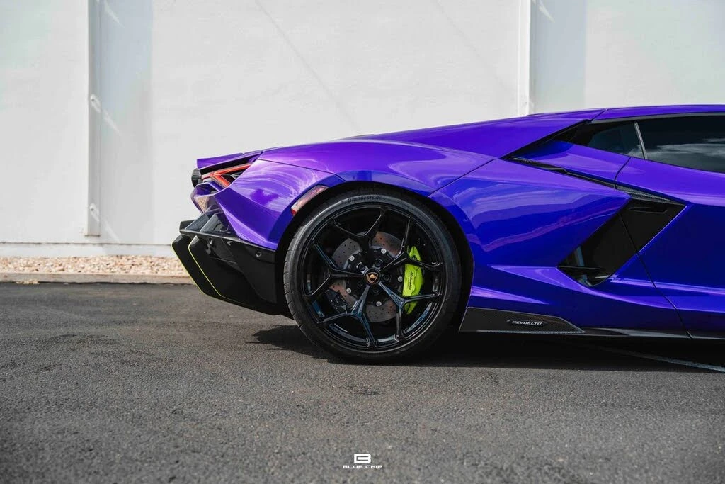 2024 Lamborghini Revuelto - Image 16 of 31