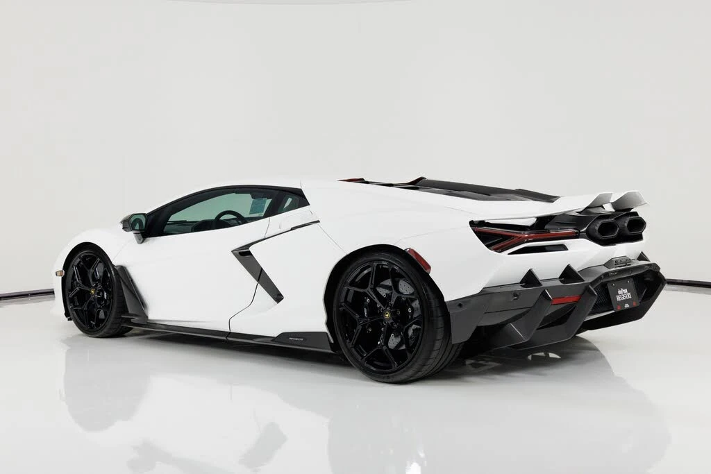 2024 Lamborghini Revuelto - Image 6 of 31