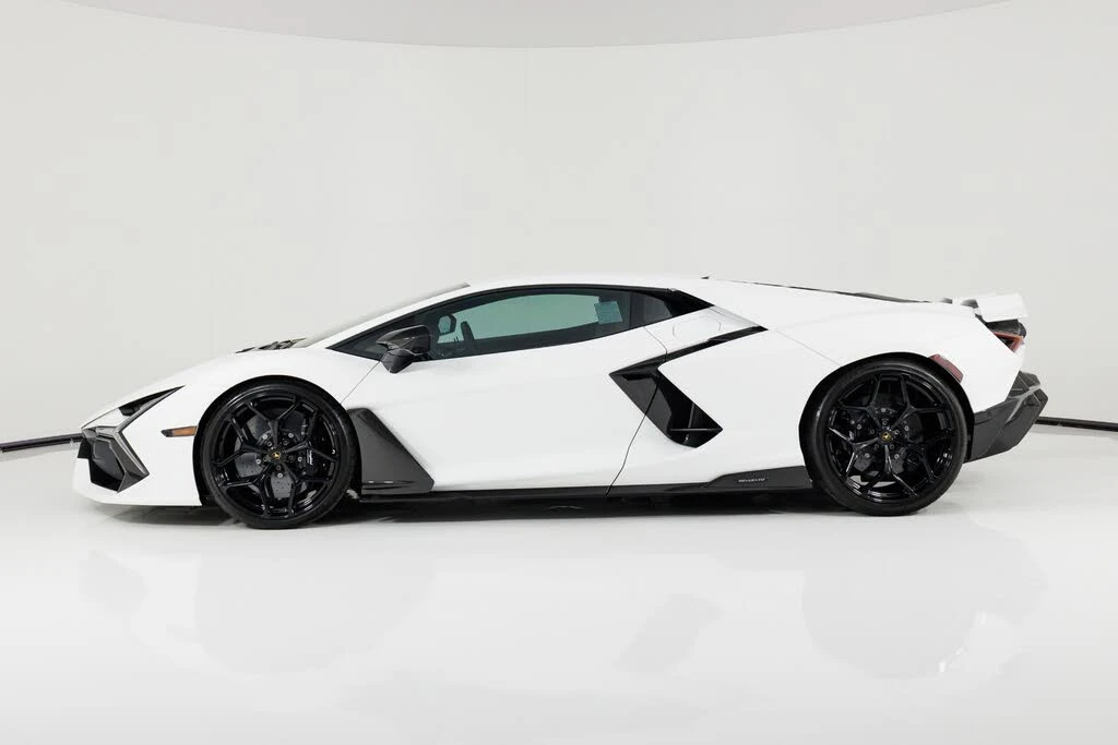 2024 Lamborghini Revuelto - Image 7 of 31