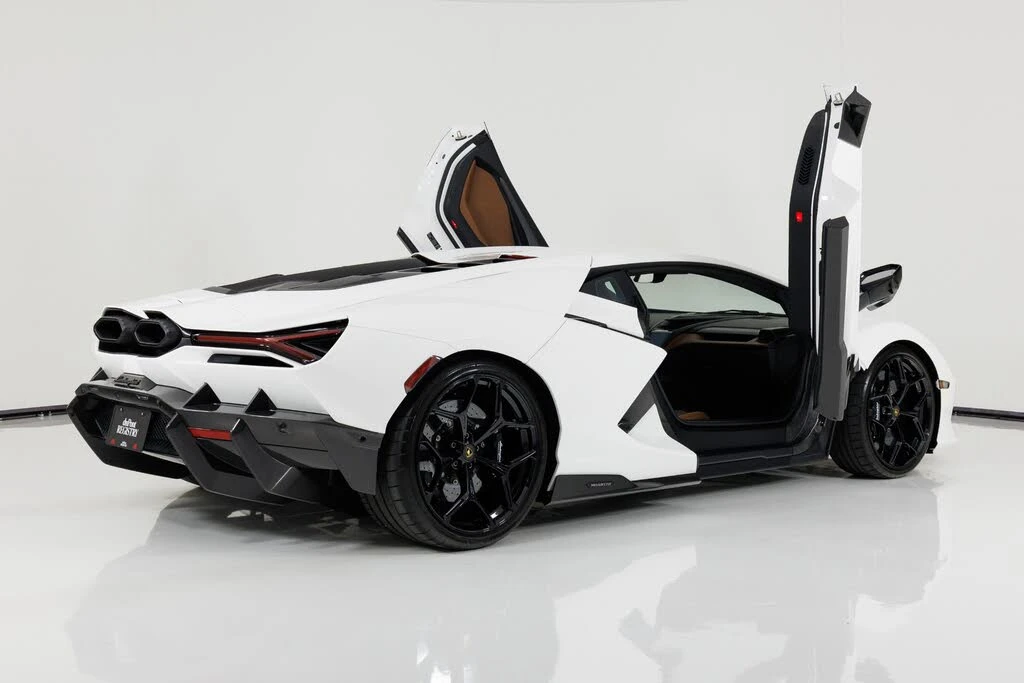 2024 Lamborghini Revuelto - Image 4 of 31