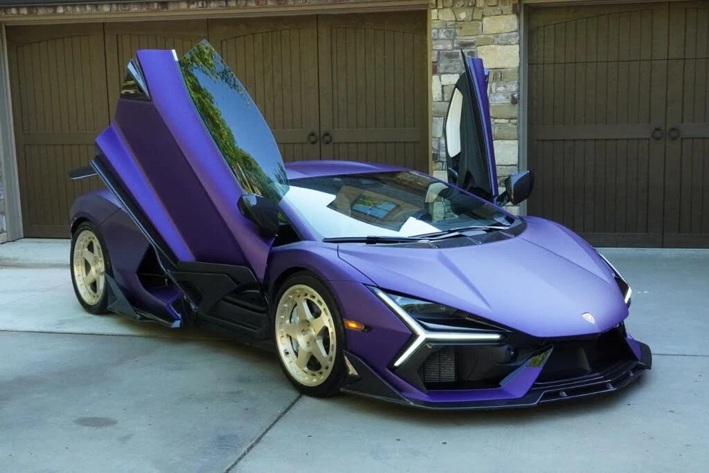 2024 Lamborghini Revuelto - Image 2 of 31