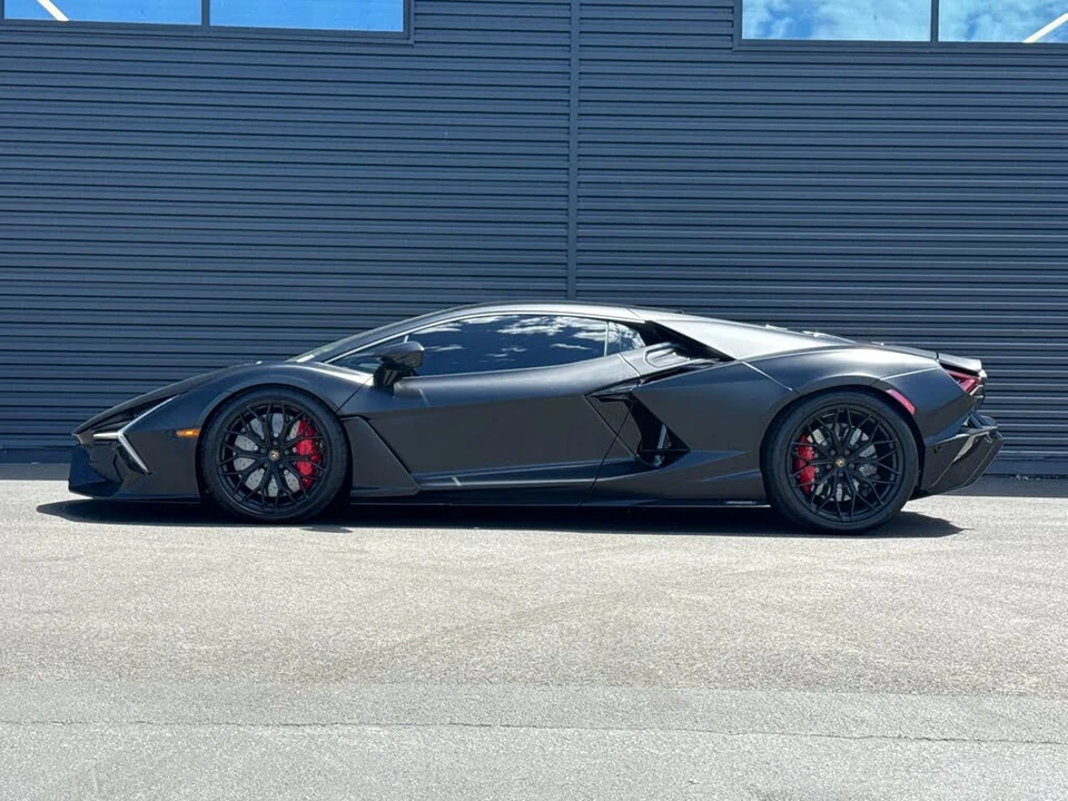 2024 Lamborghini Revuelto - Image 3 of 31