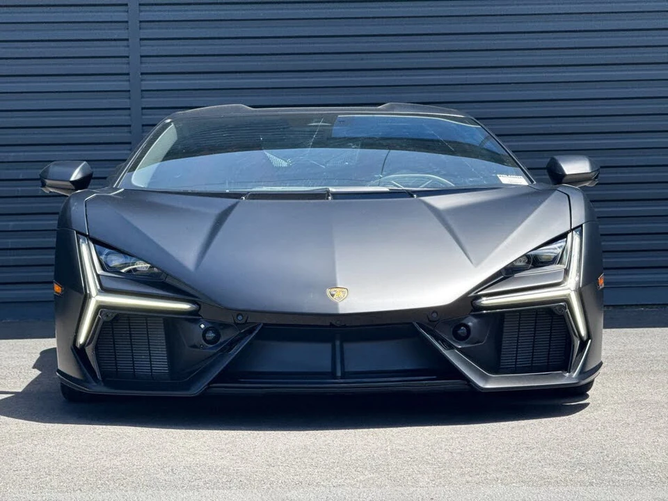 2024 Lamborghini Revuelto - Image 12 of 31
