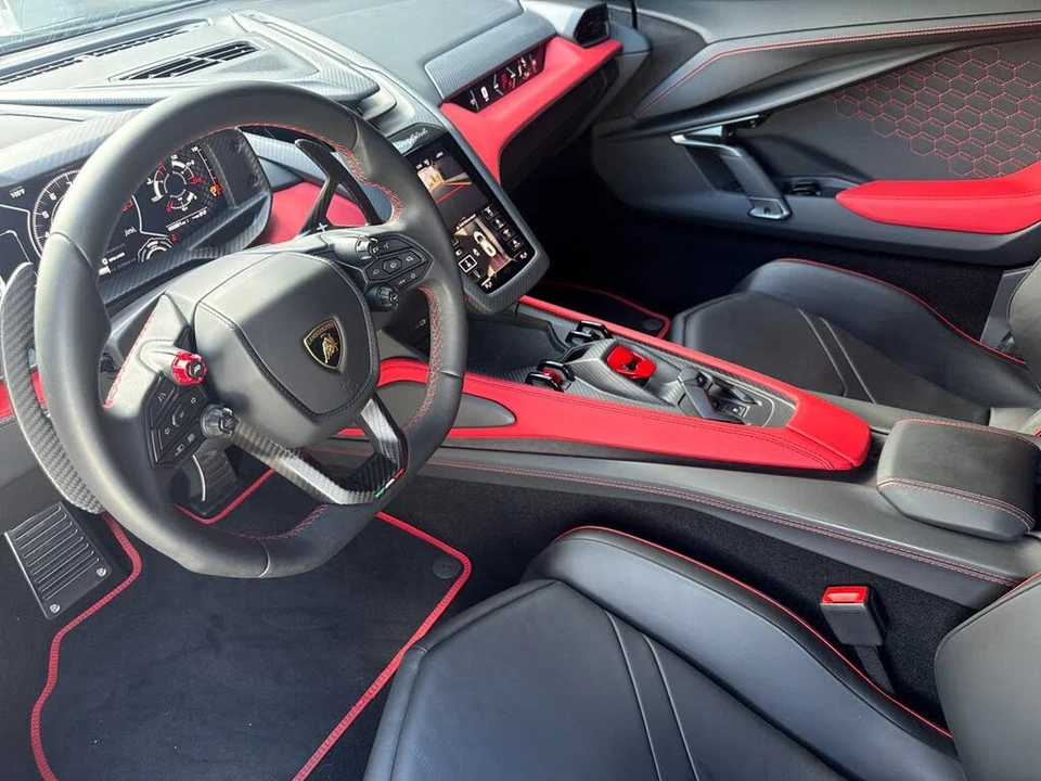 2024 Lamborghini Revuelto - Image 7 of 31