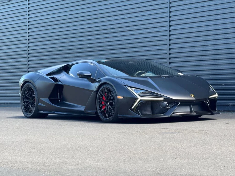 2024 Lamborghini Revuelto - Image 11 of 31