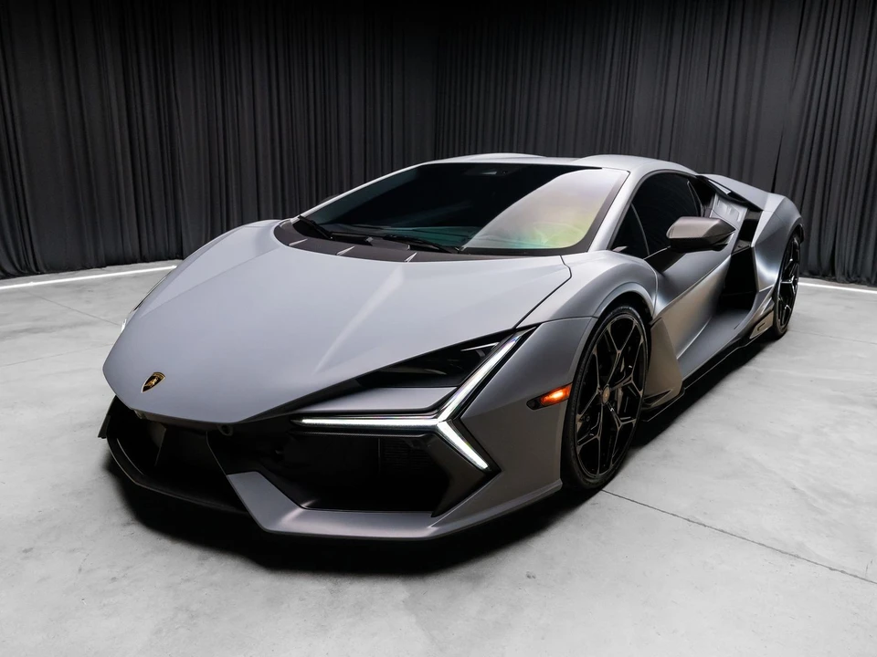 2024 Lamborghini Revuelto - Image 16 of 31