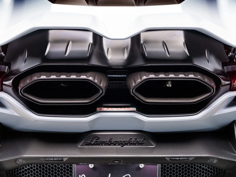2024 Lamborghini Revuelto - Image 7 of 31