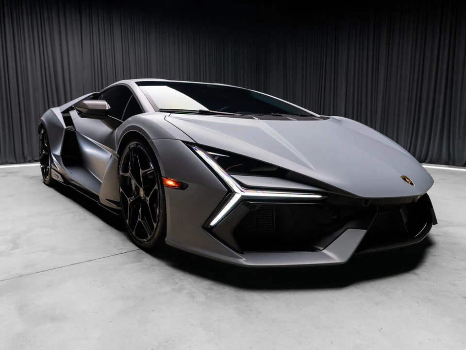 2024 Lamborghini Revuelto - Image 24 of 31