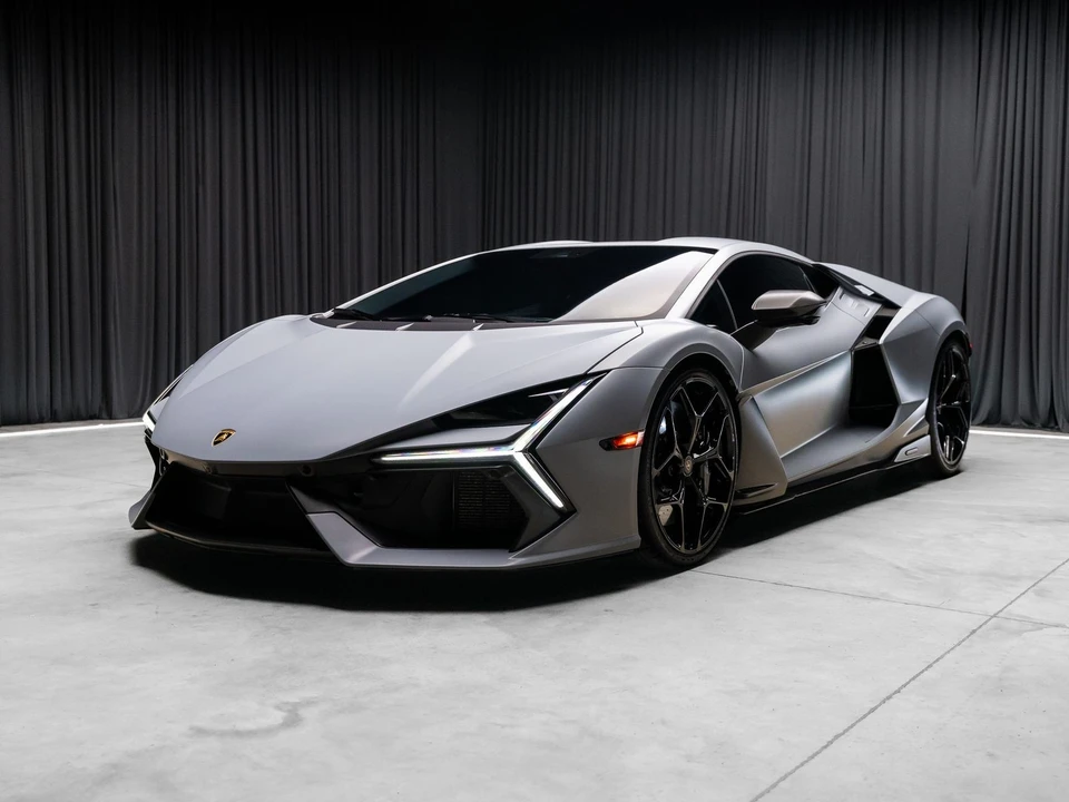 2024 Lamborghini Revuelto - Image 2 of 31