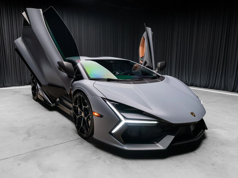 2024 Lamborghini Revuelto - Image 13 of 31