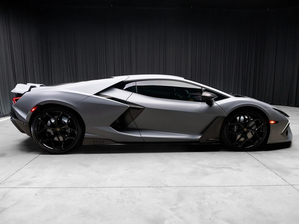 2024 Lamborghini Revuelto - Image 21 of 31