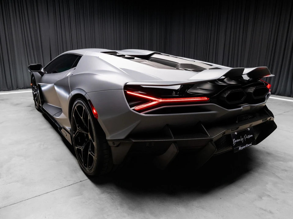 2024 Lamborghini Revuelto - Image 18 of 31