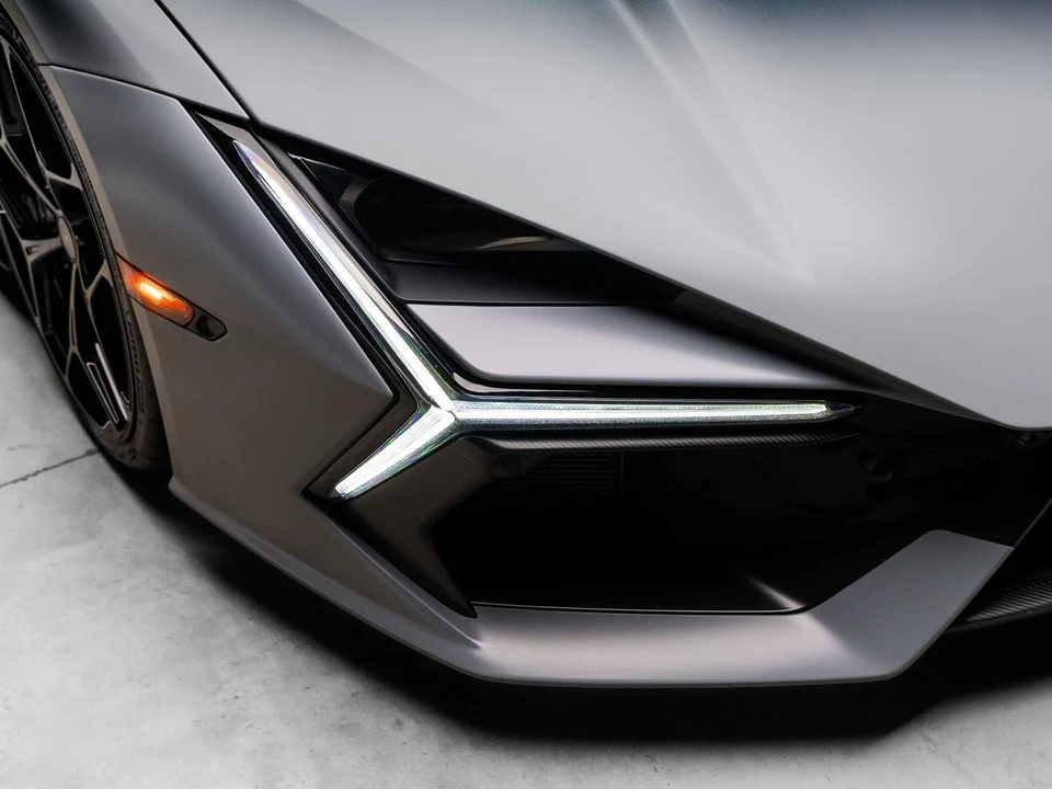 2024 Lamborghini Revuelto - Image 25 of 31