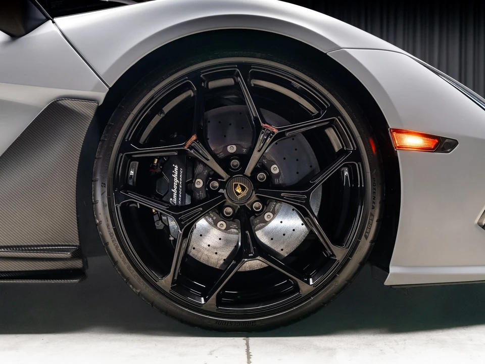 2024 Lamborghini Revuelto - Image 5 of 31