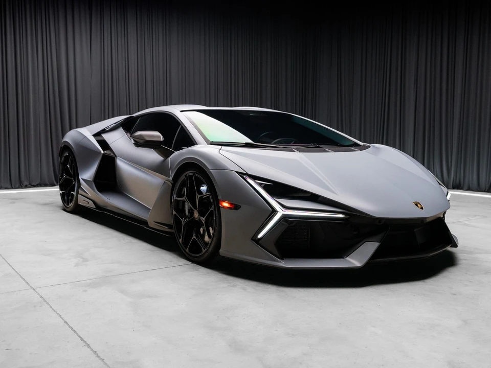 2024 Lamborghini Revuelto - Image 23 of 31
