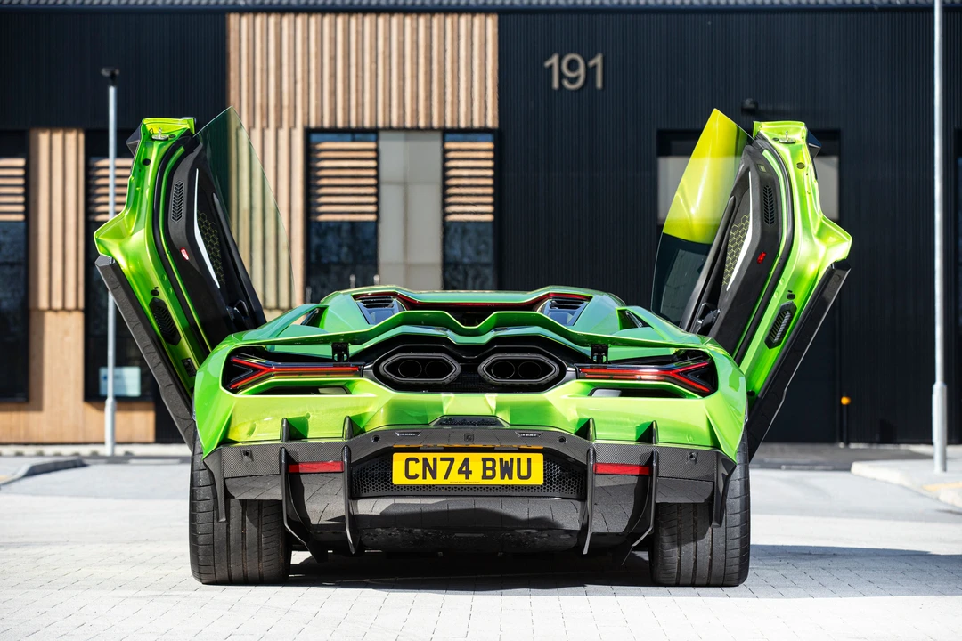 2024 Lamborghini Revuelto - Image 28 of 31