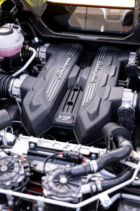 2024 Lamborghini Revuelto - Image 12 of 31