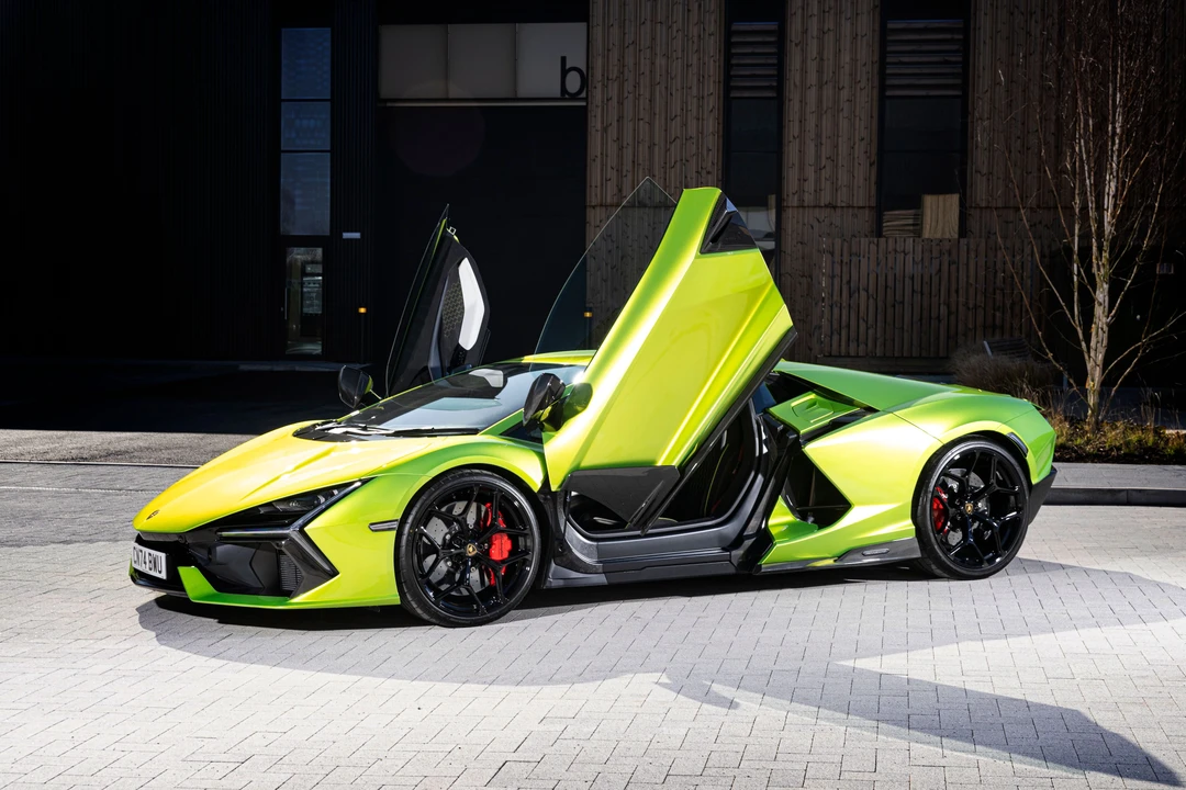 2024 Lamborghini Revuelto - Image 14 of 31