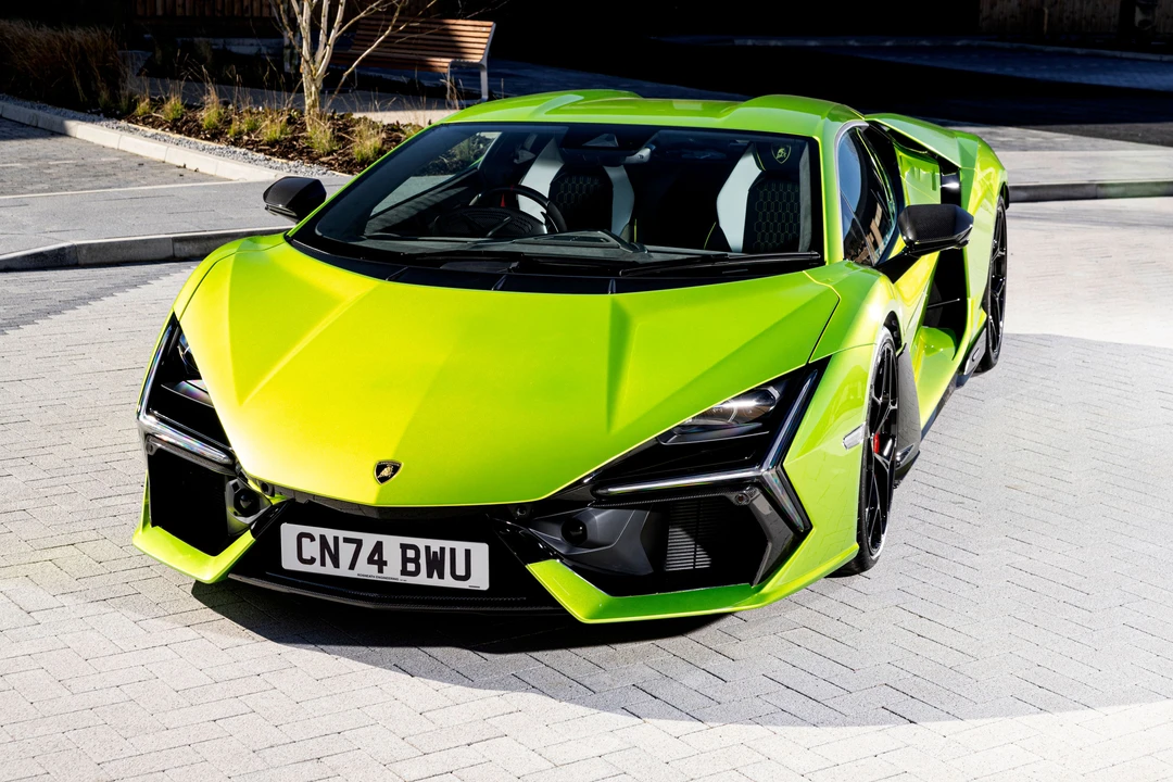 2024 Lamborghini Revuelto - Image 15 of 31