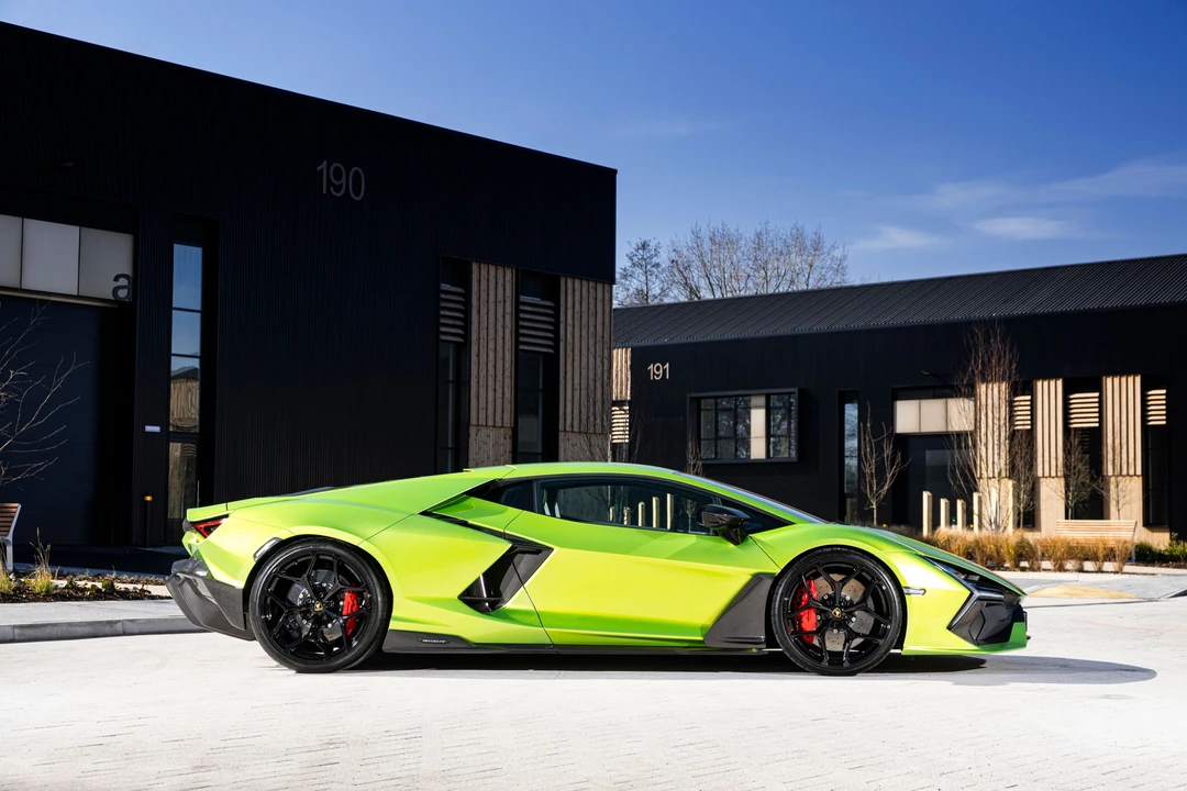 2024 Lamborghini Revuelto - Image 11 of 31