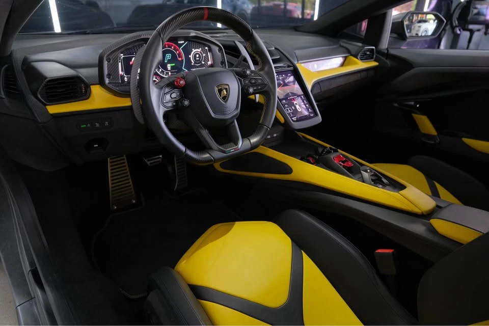 2024 Lamborghini Revuelto - Image 5 of 10
