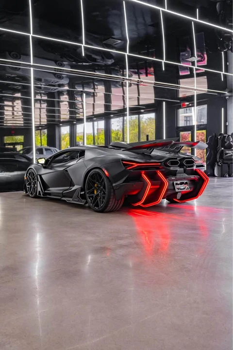 2024 Lamborghini Revuelto - Image 9 of 10