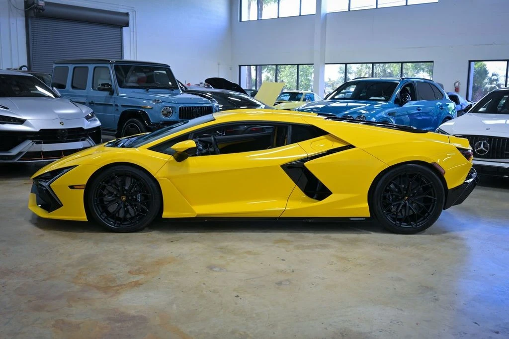 2024 Lamborghini Revuelto - Image 9 of 12