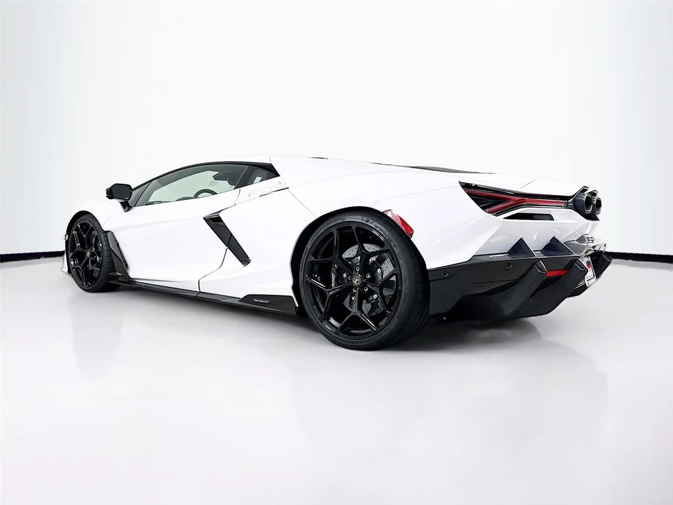 2024 Lamborghini Revuelto - Image 23 of 31
