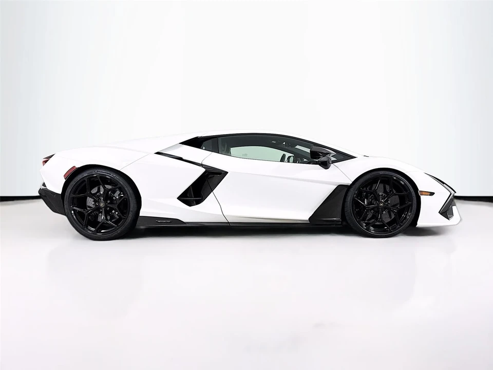 2024 Lamborghini Revuelto - Image 30 of 31