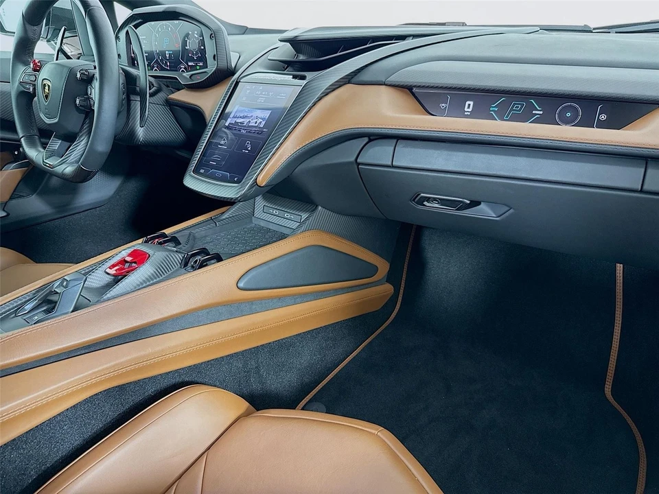2024 Lamborghini Revuelto - Image 21 of 31