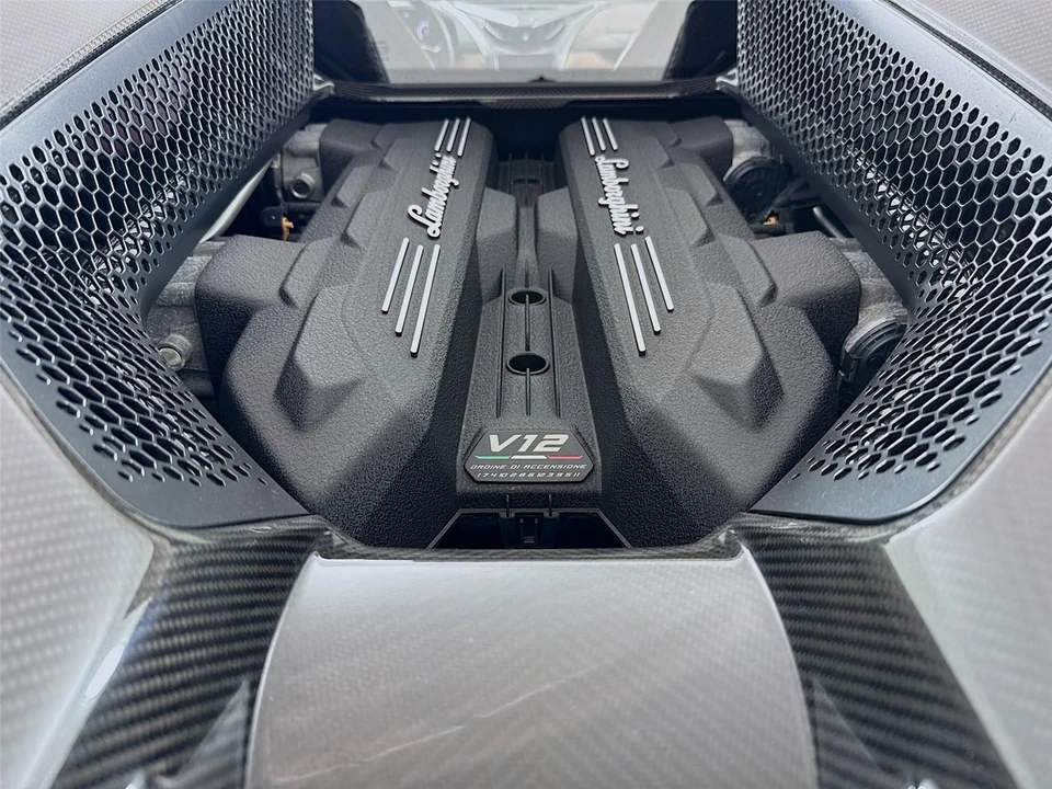 2024 Lamborghini Revuelto - Image 25 of 31
