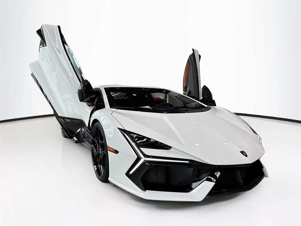 2024 Lamborghini Revuelto - Image 28 of 29