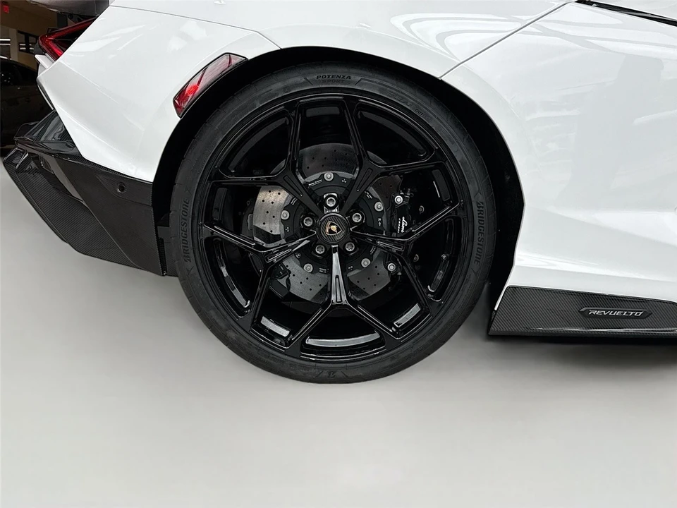 2024 Lamborghini Revuelto - Image 24 of 29