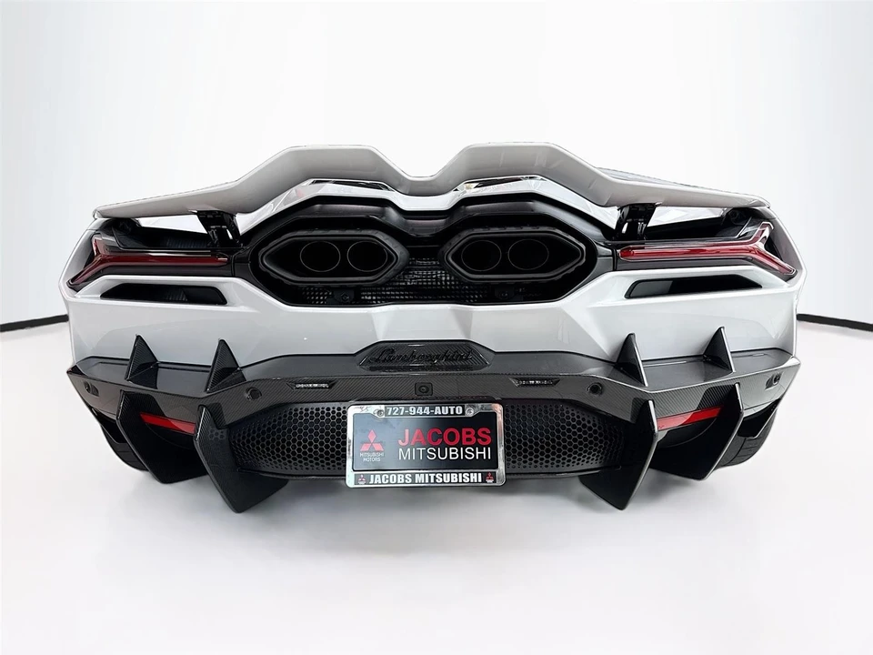 2024 Lamborghini Revuelto - Image 15 of 29