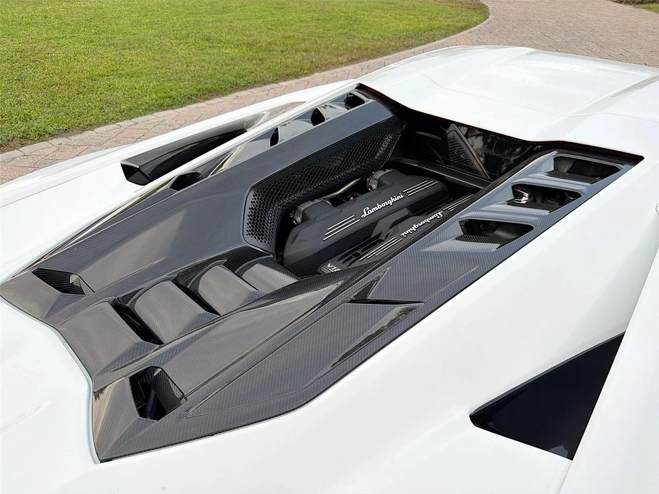 2024 Lamborghini - Image 26 of 31