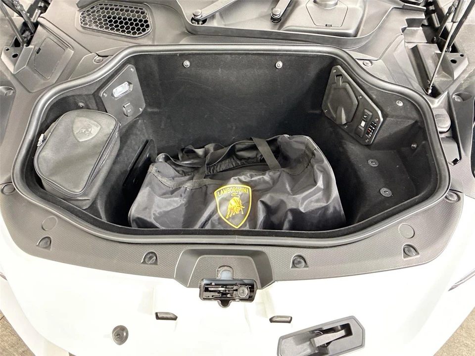 2024 Lamborghini Revuelto - Image 19 of 31