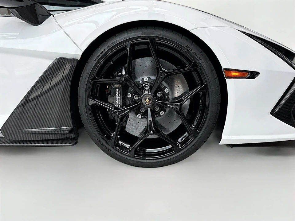 2024 Lamborghini Revuelto - Image 23 of 29