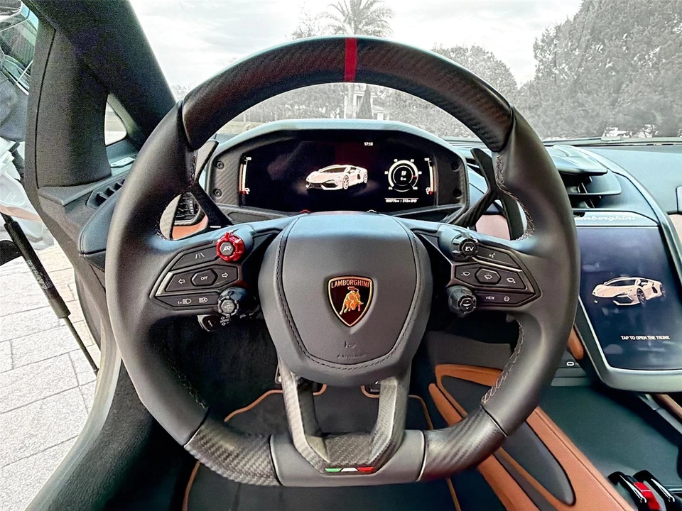 2024 Lamborghini - Image 17 of 31