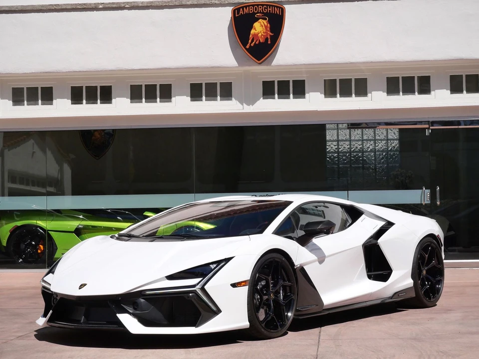 2024 Lamborghini Revuelto - Image 23 of 31