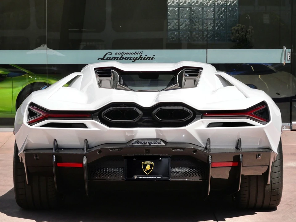 2024 Lamborghini Revuelto - Image 4 of 31