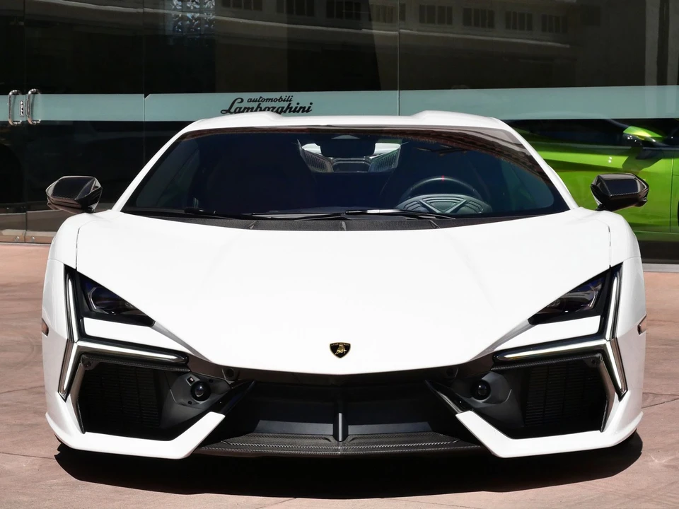2024 Lamborghini Revuelto - Image 5 of 31