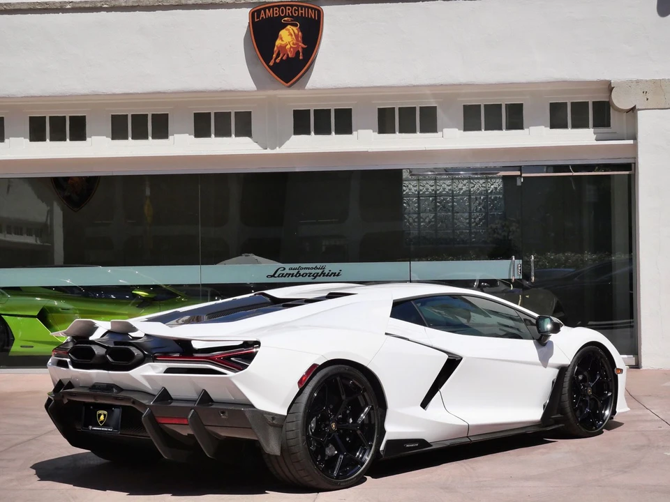2024 Lamborghini Revuelto - Image 3 of 31