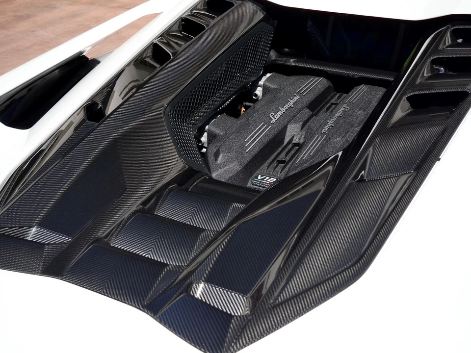 2024 Lamborghini Revuelto - Image 10 of 31