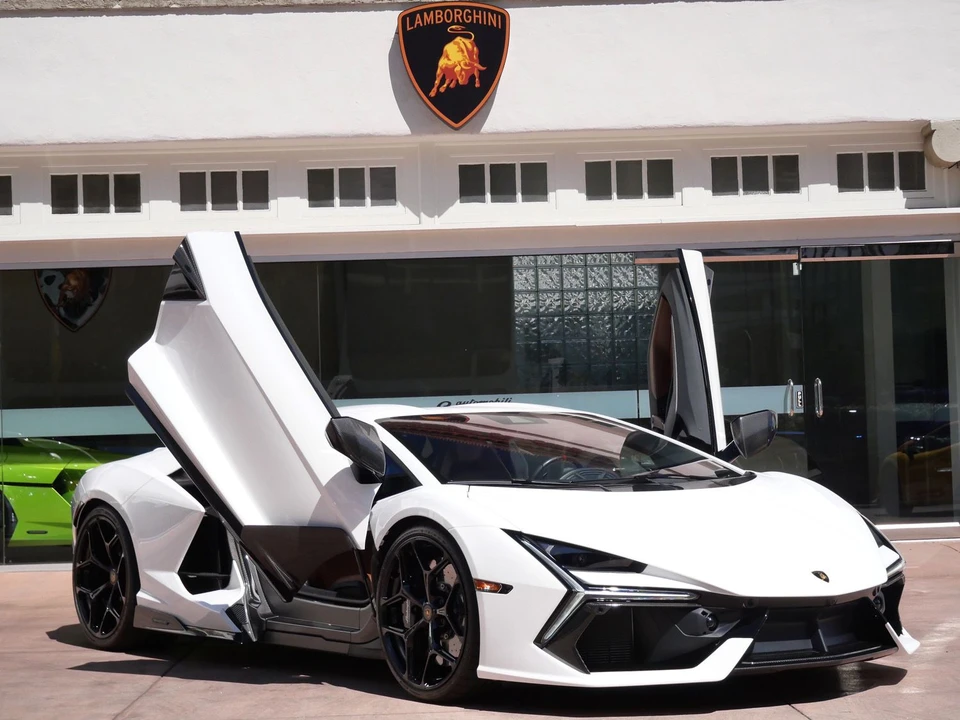 2024 Lamborghini Revuelto - Image 21 of 31