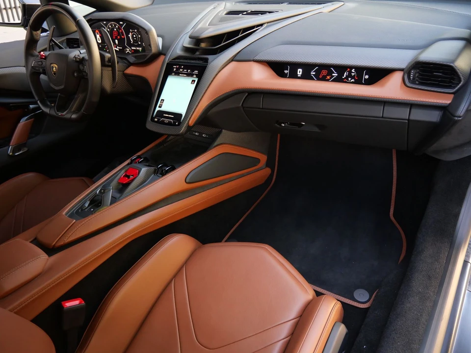 2024 Lamborghini Revuelto - Image 7 of 31