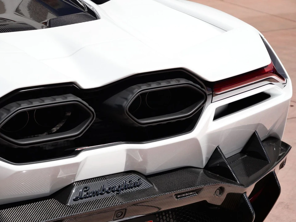2024 Lamborghini Revuelto - Image 12 of 31