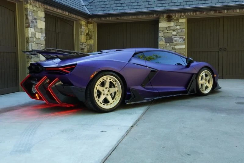 2024 Lamborghini Revuelto - Image 15 of 31