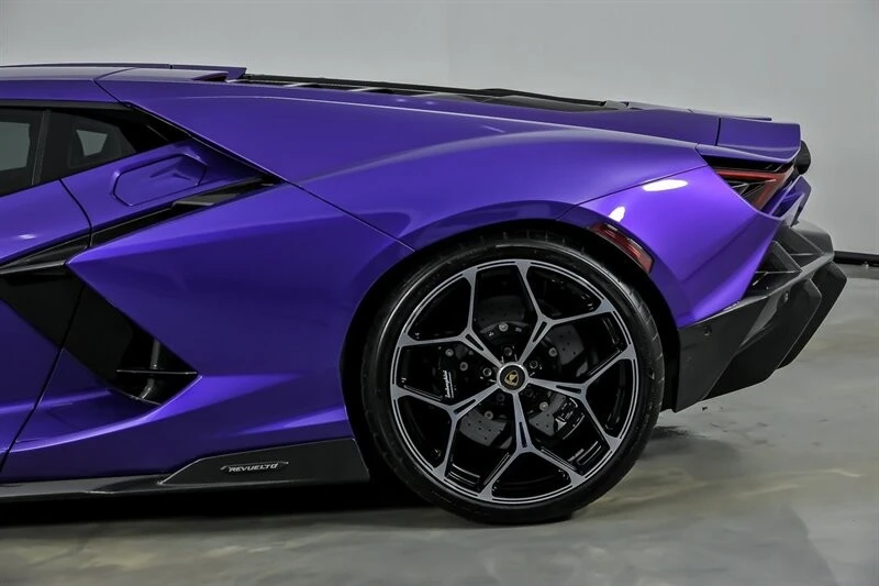 2024 Lamborghini Revuelto - Image 12 of 21