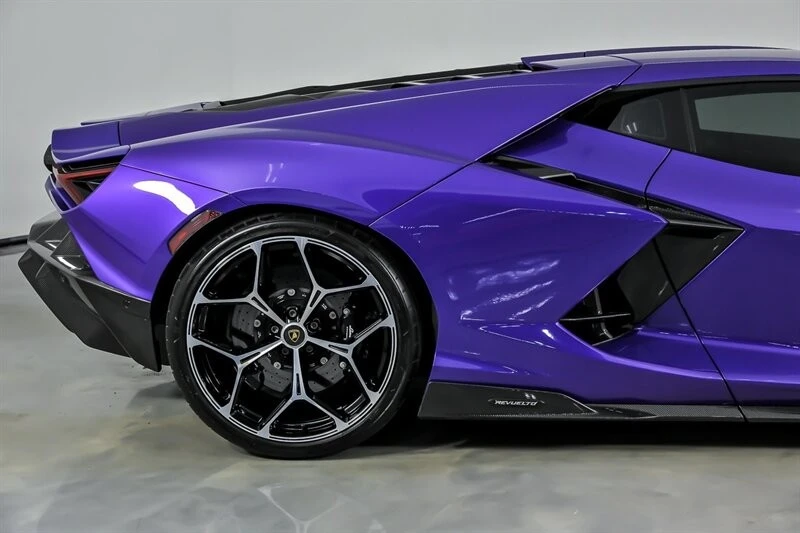2024 Lamborghini Revuelto - Image 16 of 21